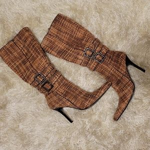 Ladies boots, by Kiki